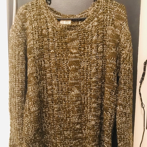 Oversized knit sweater! - Picture 1 of 4